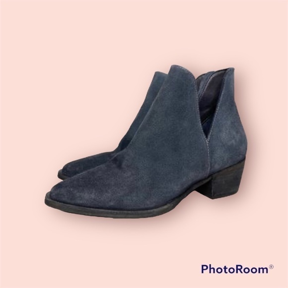 FREE PEOPLE CHARM DOUBLE V NAVY BLUE SUEDE LEATHER ANKLE BOOTIES 39.5 - Picture 1 of 7